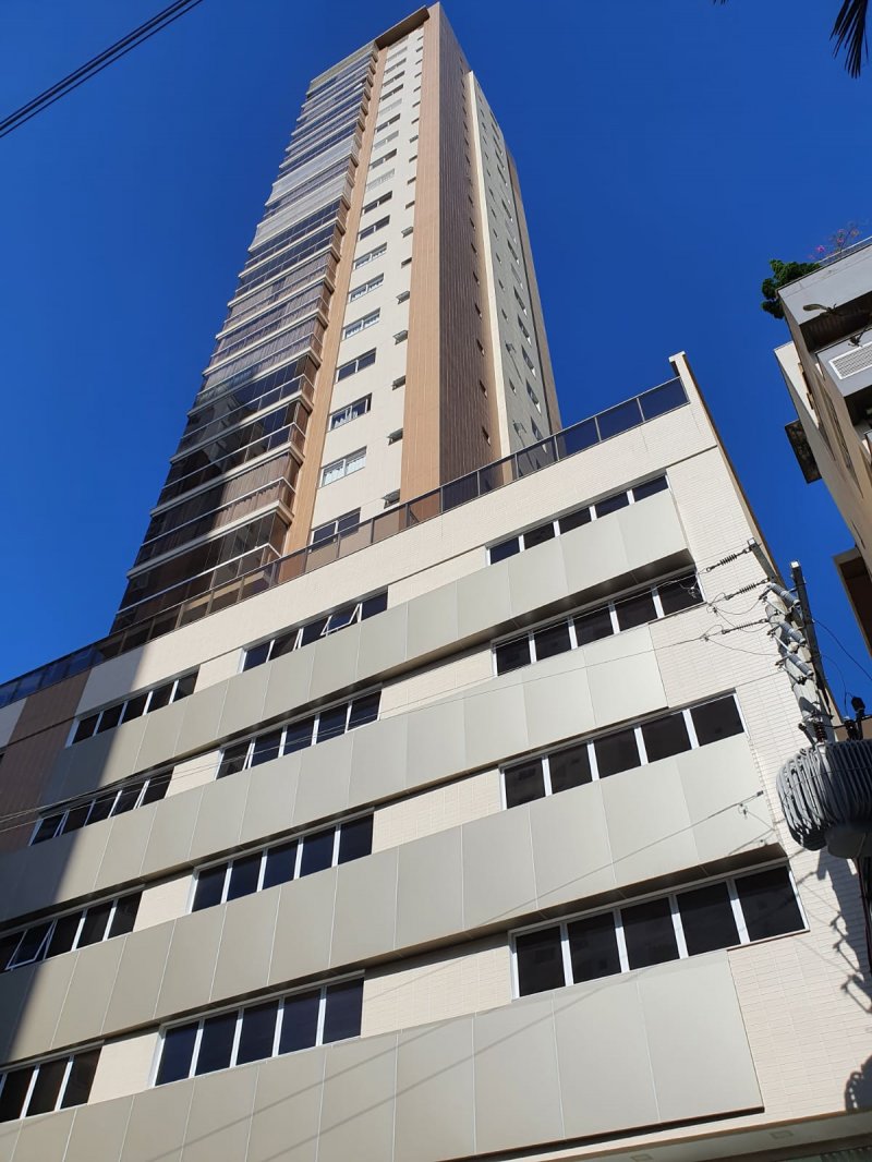 FACHADA PASTILHADA